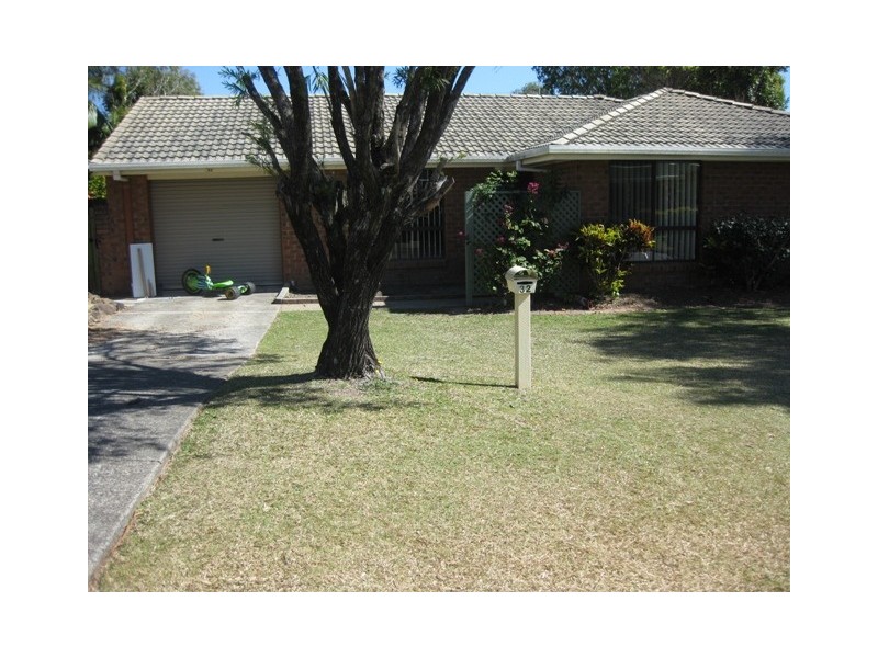 32 Milbong Street, Battery Hill QLD 4551