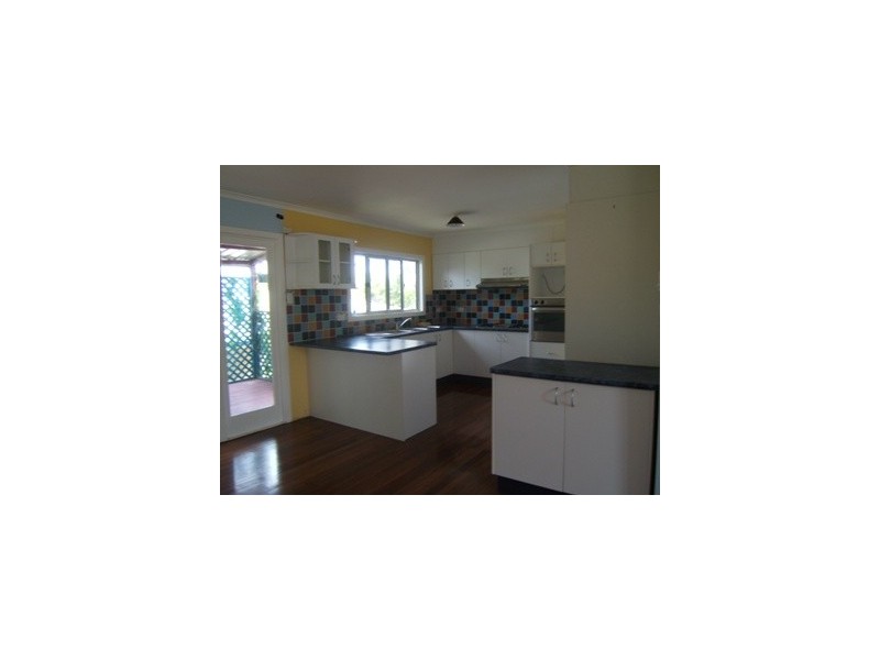 8 Wyreema Tce, Caloundra QLD 4551