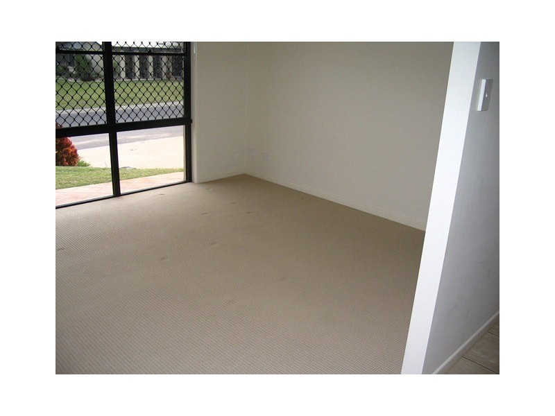 1 Glennie Close, Caloundra West QLD 4551