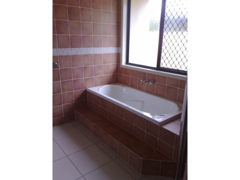 100 Mahogany Drive, Pelican Waters QLD 4551