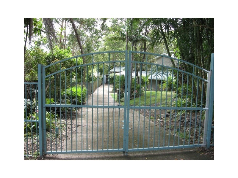 32 Latcham Drive, Little Mountain QLD 4551