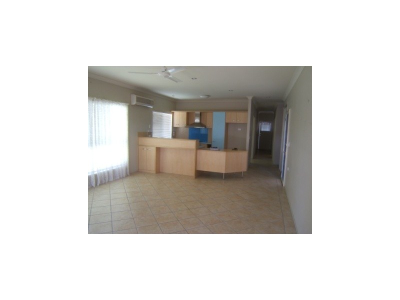 47/2 Grande Pde, Kawana Island QLD 4575