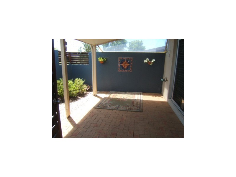 47/2 Grande Pde, Kawana Island QLD 4575