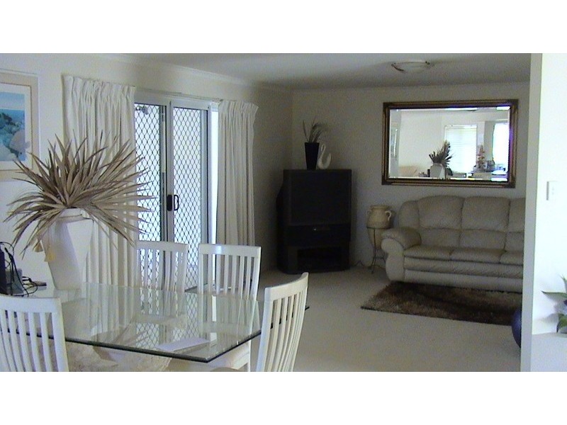 6 Heath Crt, Little Mountain QLD 4551