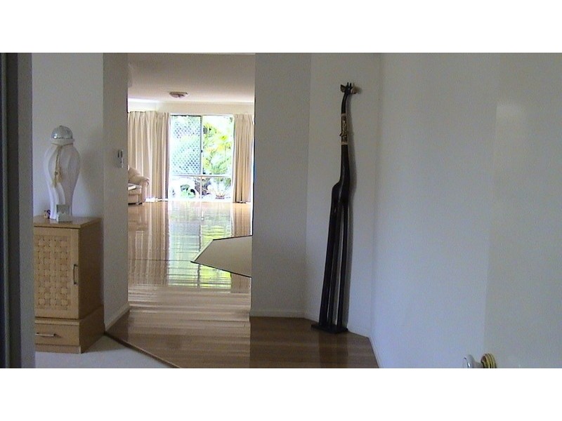 6 Heath Crt, Little Mountain QLD 4551