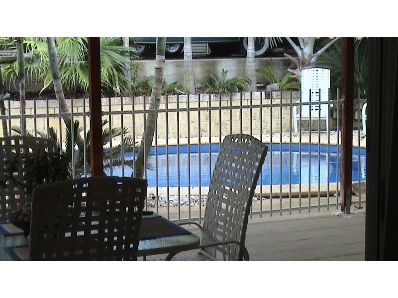 6 Heath Crt, Little Mountain QLD 4551