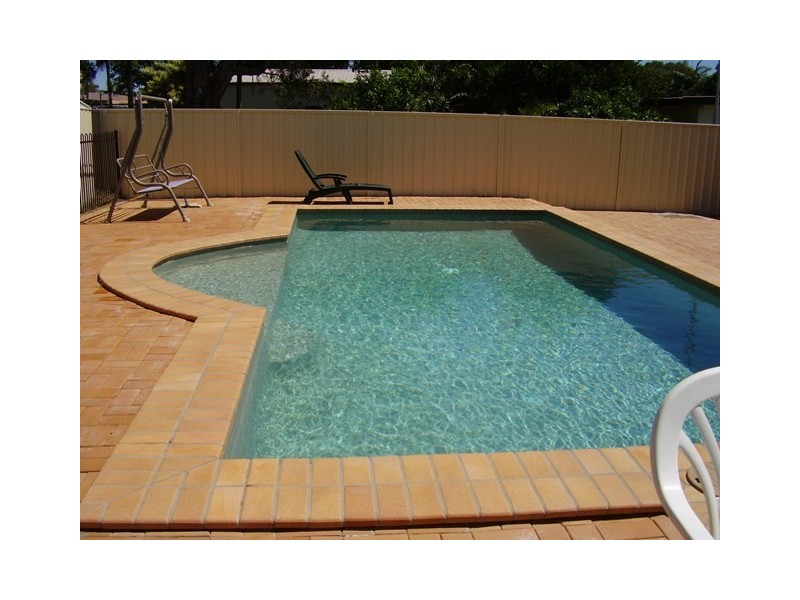 100 Coronation Ave, Golden Beach QLD 4551