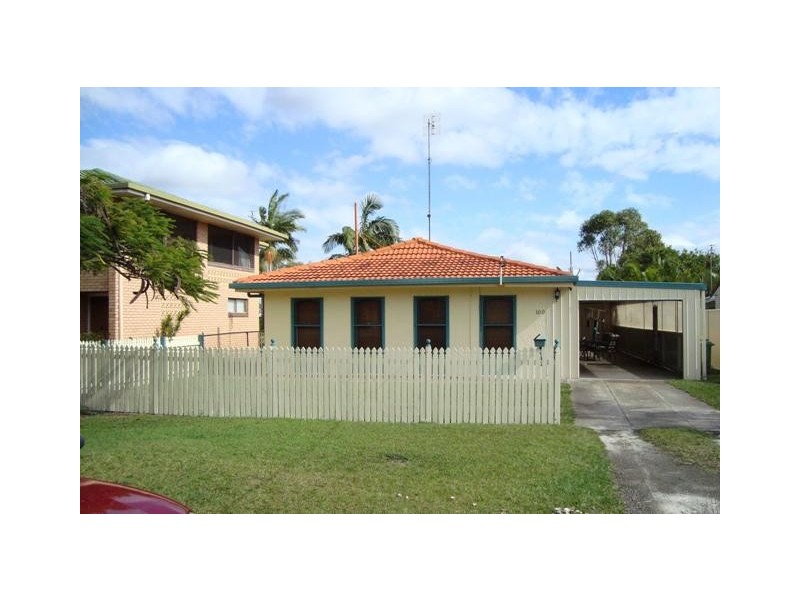 100 Coronation Ave, Golden Beach QLD 4551
