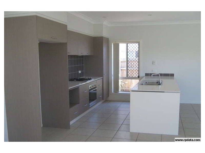 6 Pebbly Creek Cr, Little Mountain QLD 4551