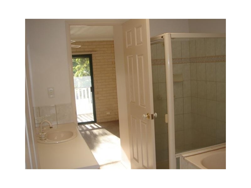 2/7 Rosewood Drive, Caloundra West QLD 4551