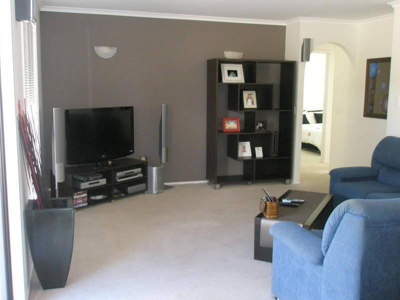 2/4 Borland Street, Caloundra QLD 4551