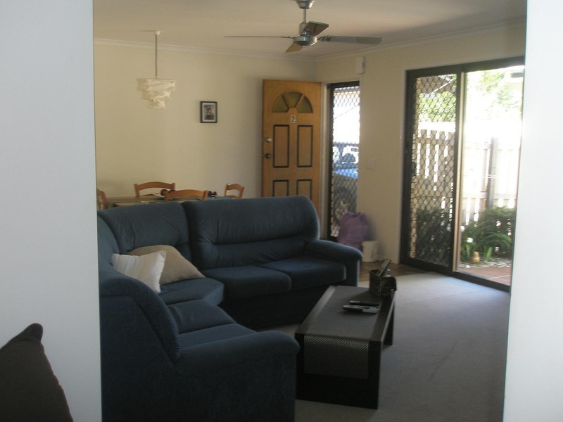 2/4 Borland Street, Caloundra QLD 4551