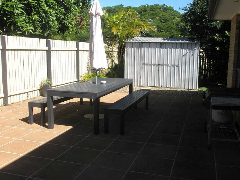 2/4 Borland Street, Caloundra QLD 4551