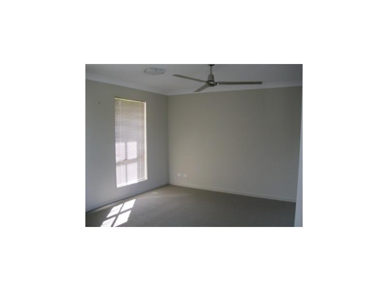 23 Maddock Ave, Mooloolah Valley QLD 4553