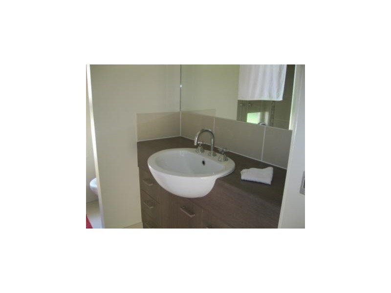 23 Maddock Ave, Mooloolah Valley QLD 4553