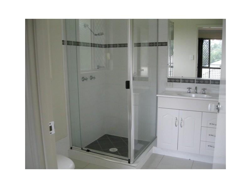 27 St Helena St, Little Mountain QLD 4551