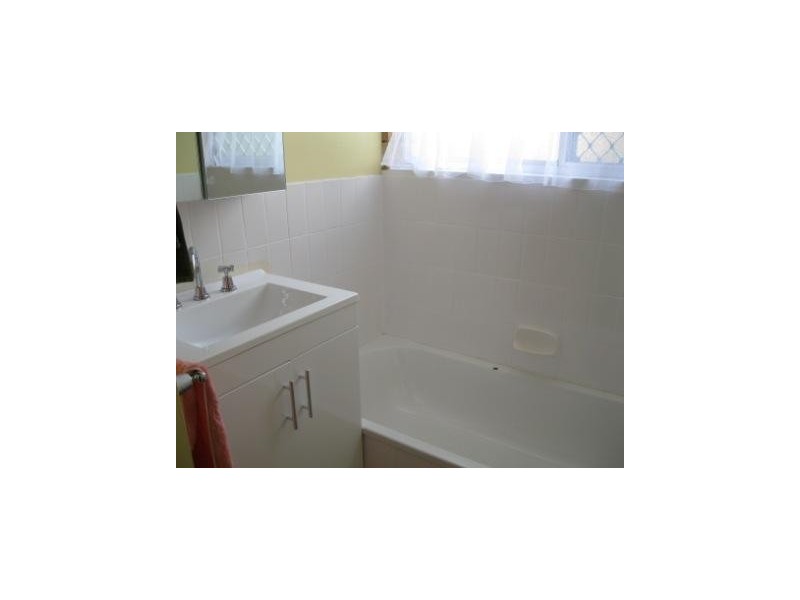 1/10 Coonowrin St, Battery Hill QLD 4551