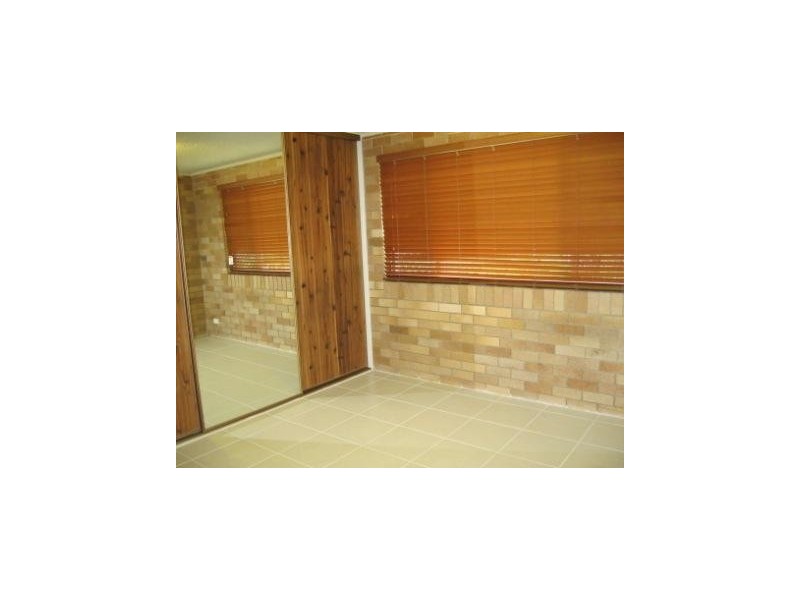 1/10 Coonowrin St, Battery Hill QLD 4551