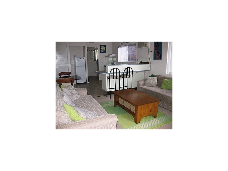 2/10 Mirnoo St, Currimundi QLD 4551