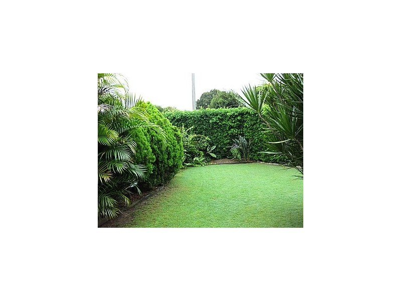 2/10 Mirnoo St, Currimundi QLD 4551