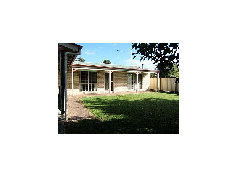 10 Laurel St, Beerwah QLD 4519