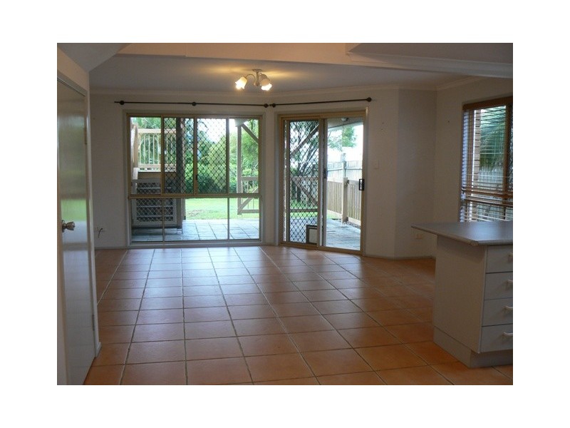 2/17 Taylor Ave, Golden Beach QLD 4551