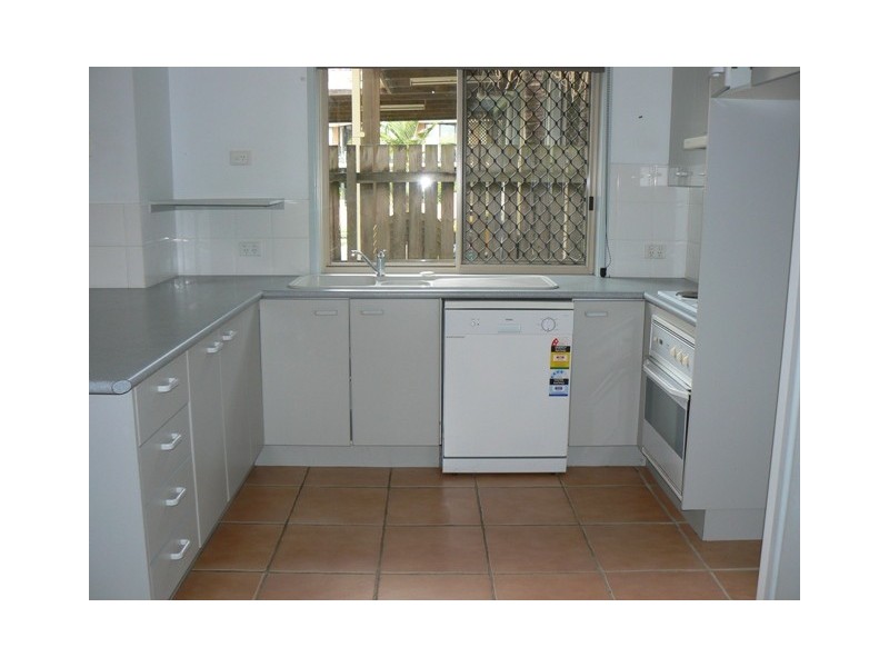 2/17 Taylor Ave, Golden Beach QLD 4551