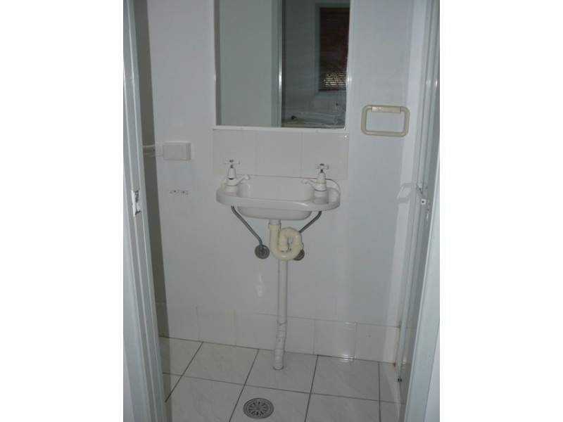 2/17 Taylor Ave, Golden Beach QLD 4551