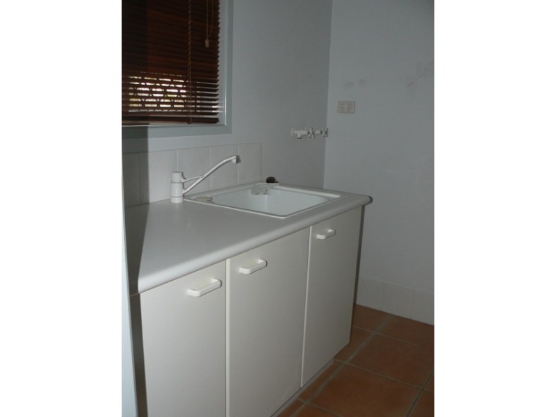 2/17 Taylor Ave, Golden Beach QLD 4551