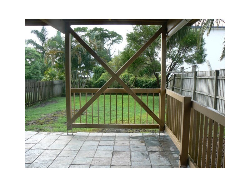 2/17 Taylor Ave, Golden Beach QLD 4551