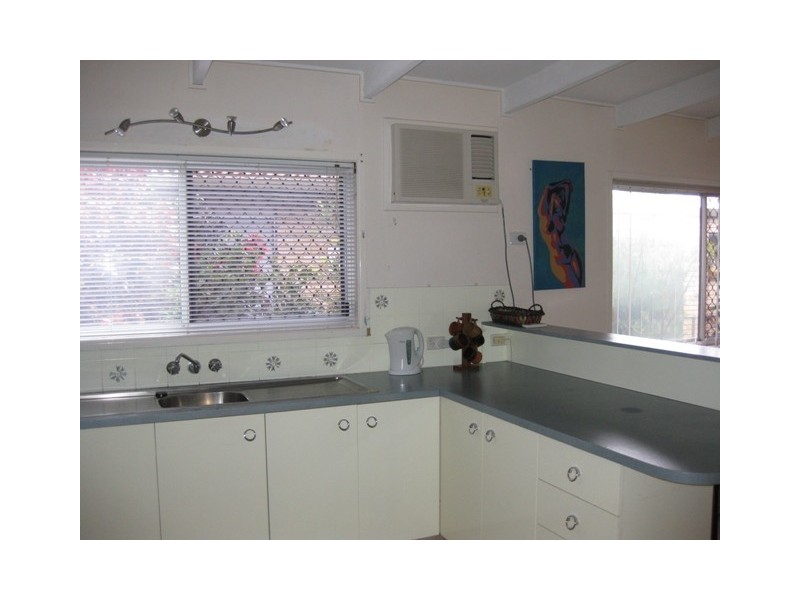 Unit 2/10  Mirnoo, Currimundi QLD 4551