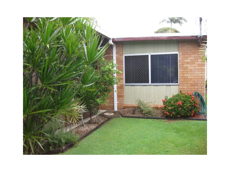 Unit 2/10  Mirnoo, Currimundi QLD 4551