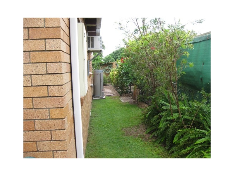 Unit 2/10  Mirnoo, Currimundi QLD 4551