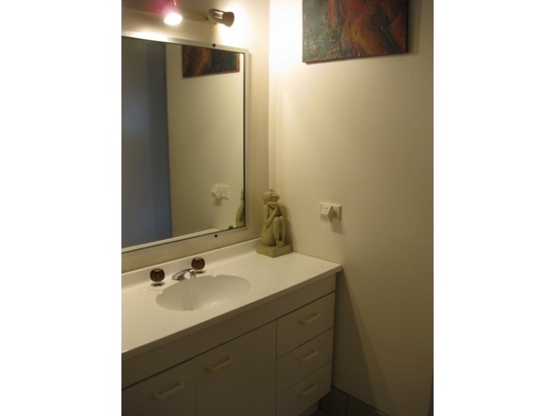 Unit 2/10  Mirnoo, Currimundi QLD 4551