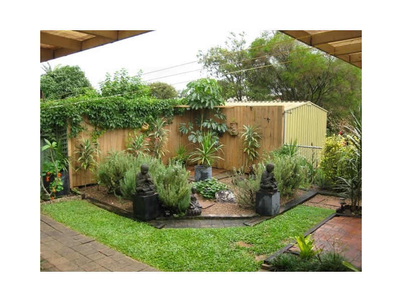 Unit 2/10  Mirnoo, Currimundi QLD 4551