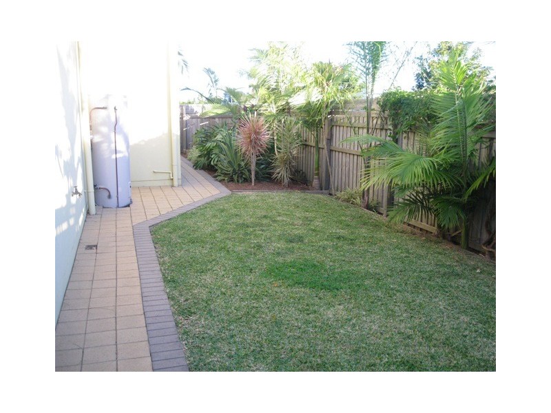 7 Tahiti Street, Kawana Island QLD 4575