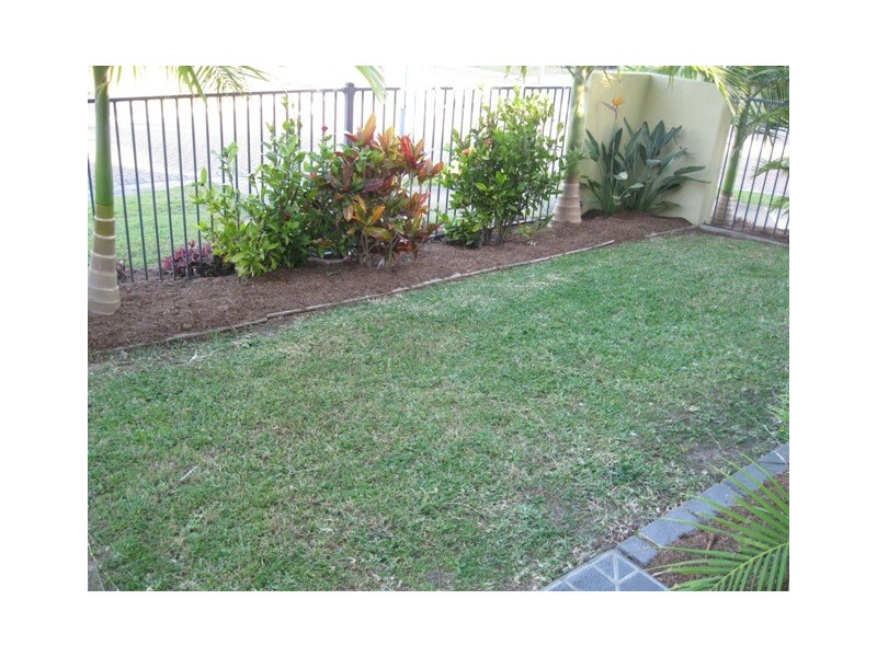 7 Tahiti Street, Kawana Island QLD 4575