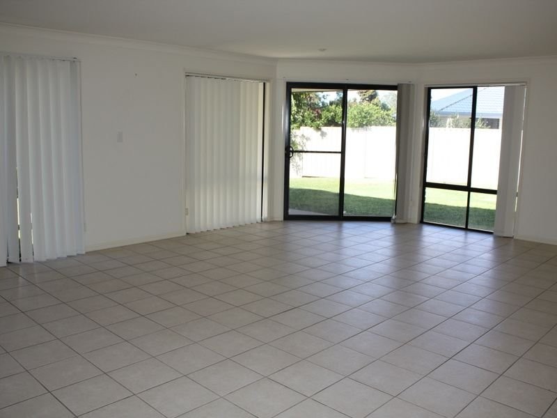 4 Undanbi Place, Pelican Waters QLD 4551