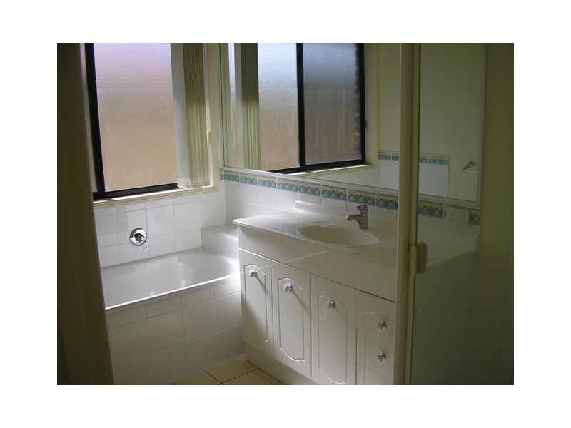 4 Undanbi Place, Pelican Waters QLD 4551