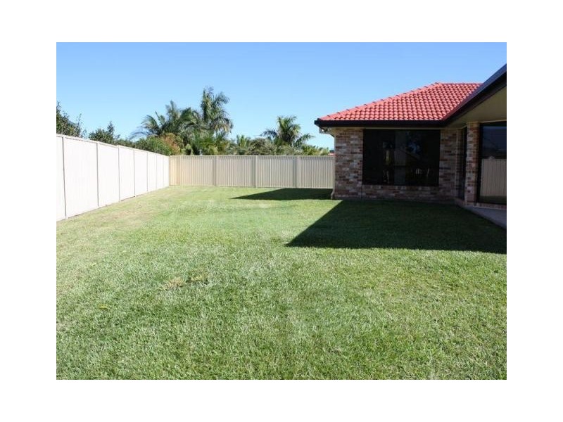 4 Undanbi Place, Pelican Waters QLD 4551