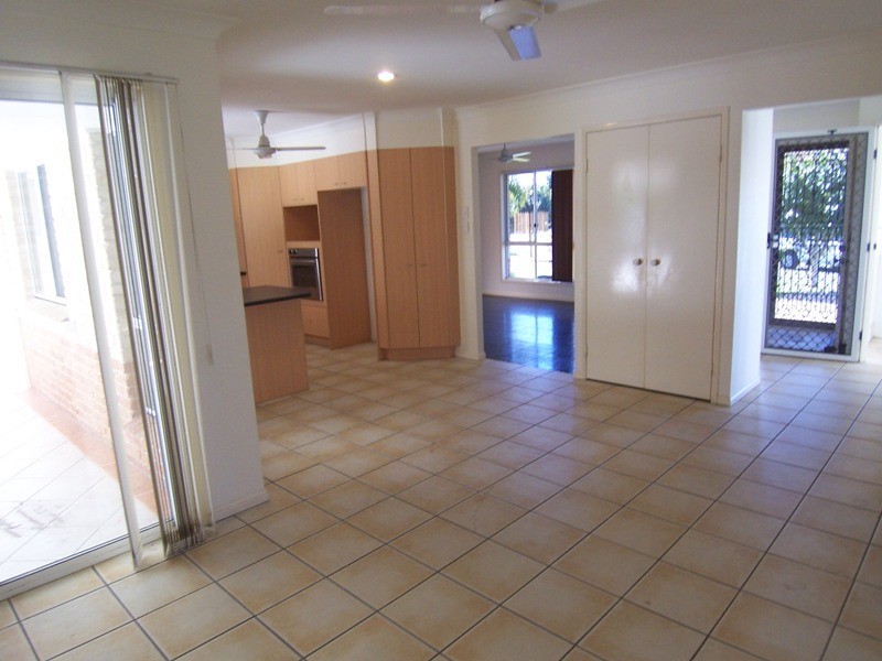 11 Redleaf Court, Currimundi QLD 4551