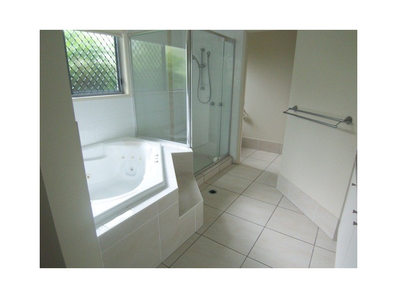 6 Midyim Court, Meridan Plains QLD 4551