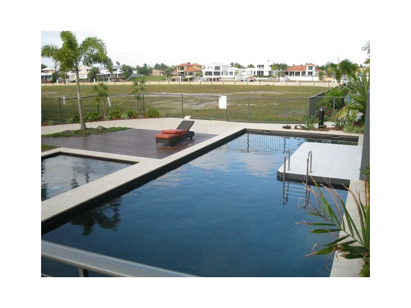 57 Grand Parade, Kawana Island QLD 4575