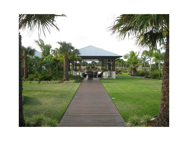 57 Grand Parade, Kawana Island QLD 4575