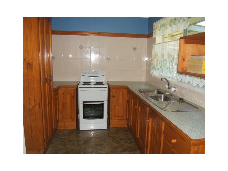 6 Cromwell Street, Battery Hill QLD 4551