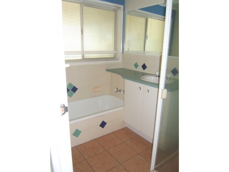 6 Cromwell Street, Battery Hill QLD 4551