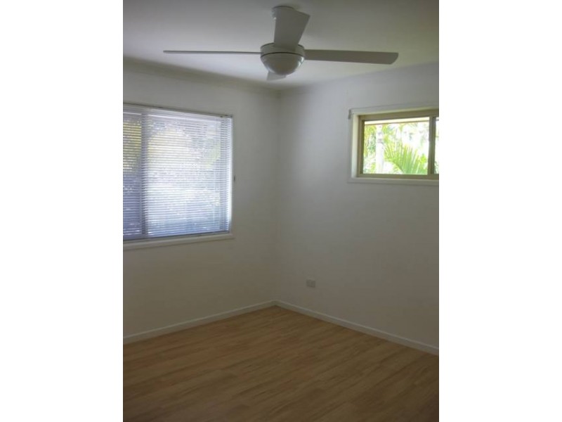 8 Moreton Bay Drive, Caloundra West QLD 4551