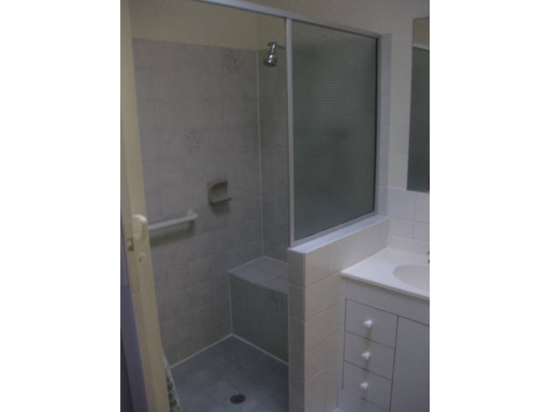 1/96 Beerburrum Street, Battery Hill QLD 4551