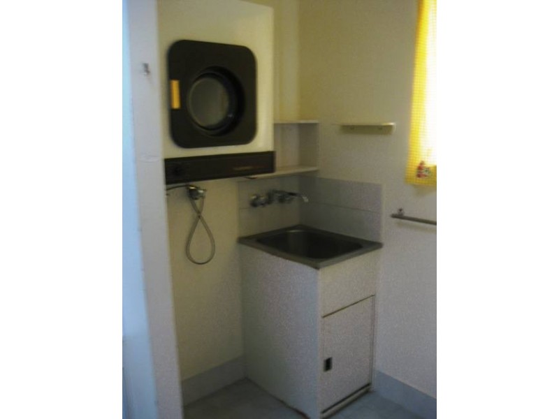 1/96 Beerburrum Street, Battery Hill QLD 4551