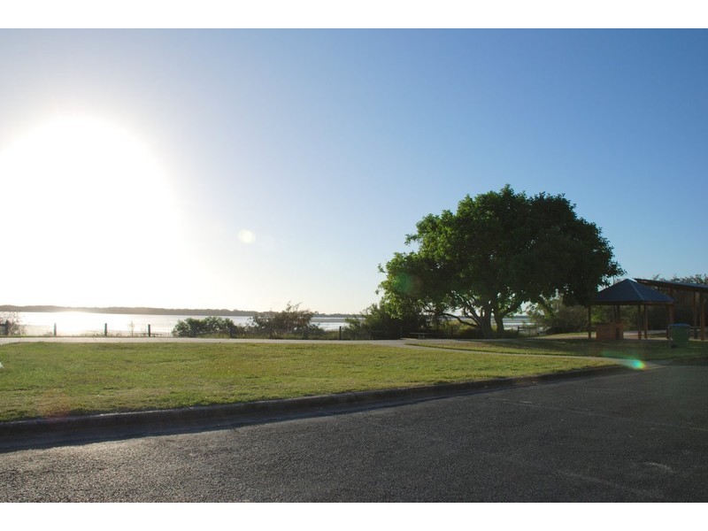 42 Golden Beach Esplanade, Golden Beach QLD 4551